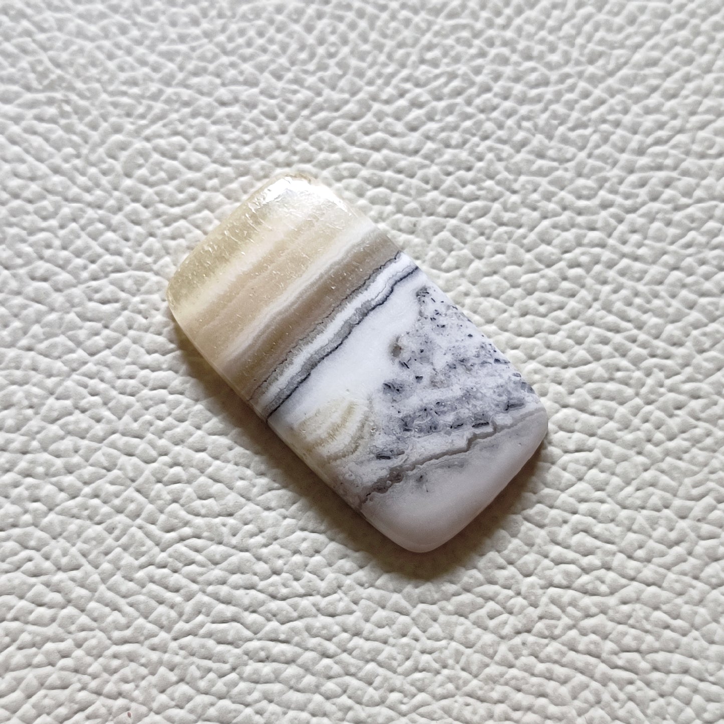 Natural White Lace Gemstone (74)